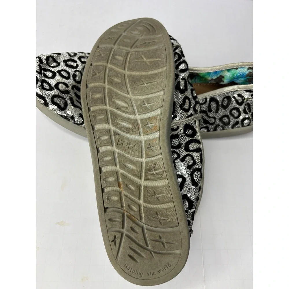 Skechers‎ Bobs Womens Leopard Sequin Slip On Flats Silver Black SN 85040L Size 6
